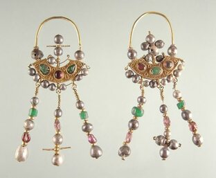 Аксессуары и эмблемы 