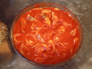 Сельдь в томатно - остром маринаде!