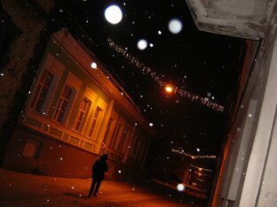 Дорого, богато.