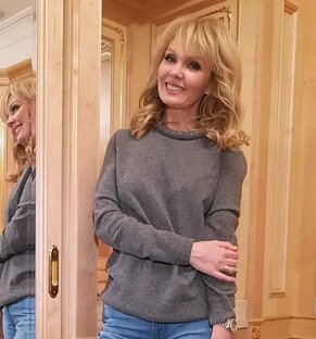 Звездная мода: разбираем образы популярных людей