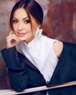 За вклад в развитие культуры страны