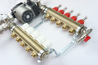 Коллекторы для водяного теплого пола в сборе с насосом