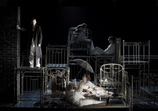 «Три года» — спектакль Сергея Женовача по повести Чехова