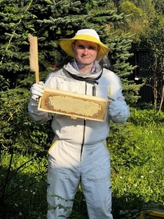 Коротко Про пчел, мед и продукты пчеловодства.