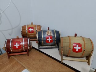 Бочонок для Сенбернара из дерева 