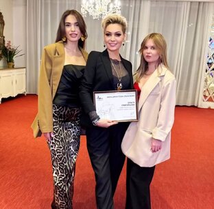 Материнство