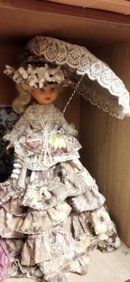 Мама, ее деменция что с этим связано. 