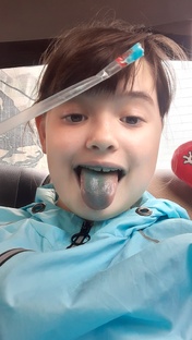 у меня синий язык 😝 