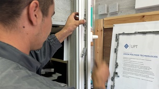 Фурнитура  для ремонта окон