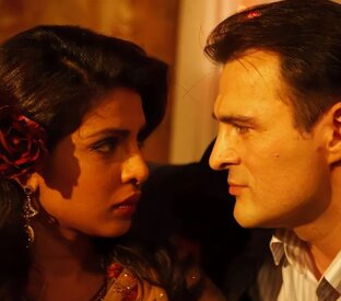 Битва Титанов:Bollywood_Kino