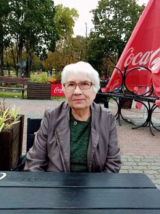 Евгения Телешова - пишу рассказы и статьи.