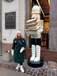 Магазины. Шмотки. Примерки. Показы.