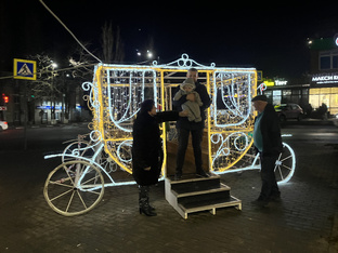 Дедушка за рулем, внуки на борту