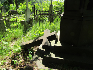 Старые кладбища