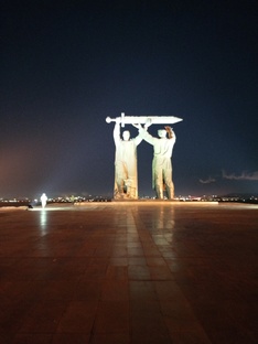 Путешествуйте со мной.