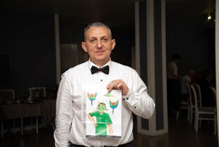 Музыка, танцы и песни.