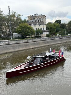 Авторский люкс катер на 11 гостей