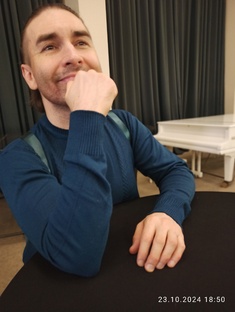 Певицы и певцы 