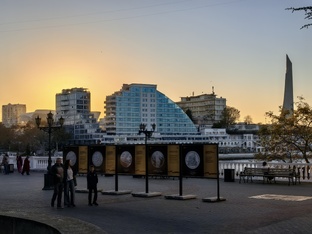 Выставки на улицах города