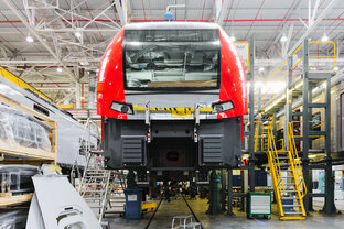 Со служебного входа