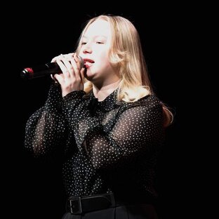 Статистика Дзен Valeriya Nazarova singing