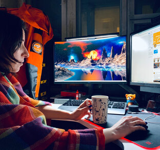 Не выходя из дома