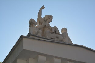 История медицины в камне: первые больницы и фармацевтика Москвы