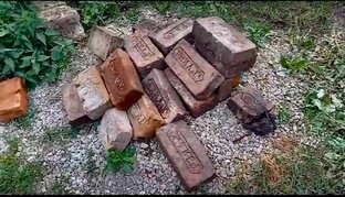 История клеймённого кирпича