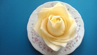 Декор стола из салфеток