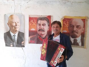 А жизнь моя течет и катится.В.Белоглазов.