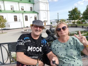 Муз. скамейка.