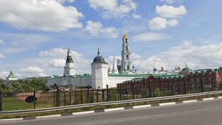 Монастыри и храмы России