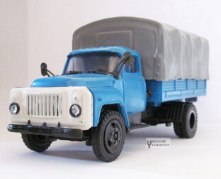 Грузовики, фургоны, спецтехника