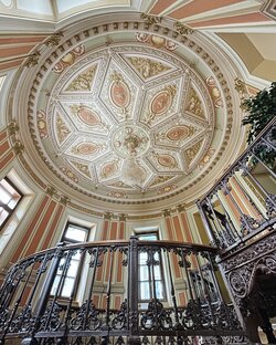 Закрытые двери