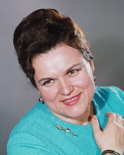 ЛЮДМИЛА ЗЫКИНА