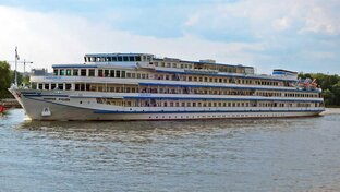 Круиз  Москва - Санкт-Петербург. Июнь 2023.