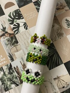 Колечки из бисера в зеленых оттенках 