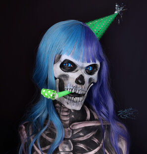 Про косметику, линзы и парики