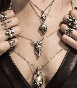 Украшения с черепами