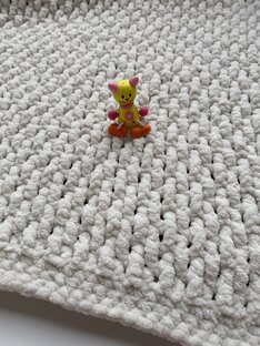 Детский плед из плюшевой пряжи