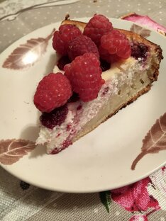 Выпечка с ягодами и фруктами