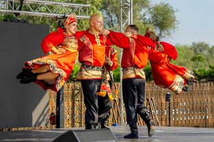Как на Доне, на Дону...