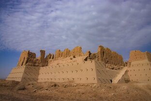 Замки и крепости мира