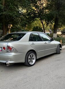 Lexus IS200