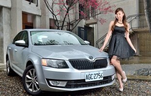 Девушки на Skoda Octavia 