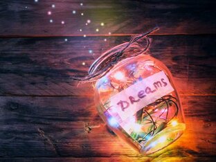 Сны и сновидения