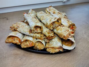 Из лаваша и пшеничных лепешек