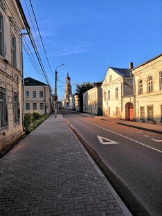 Зарплаты и социальные выплаты