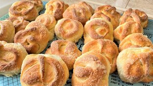 Выпечка сладкая (сдобное тесто, пирожки, булочки, пышки, оладьи)