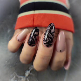 Наращивание ногтей 